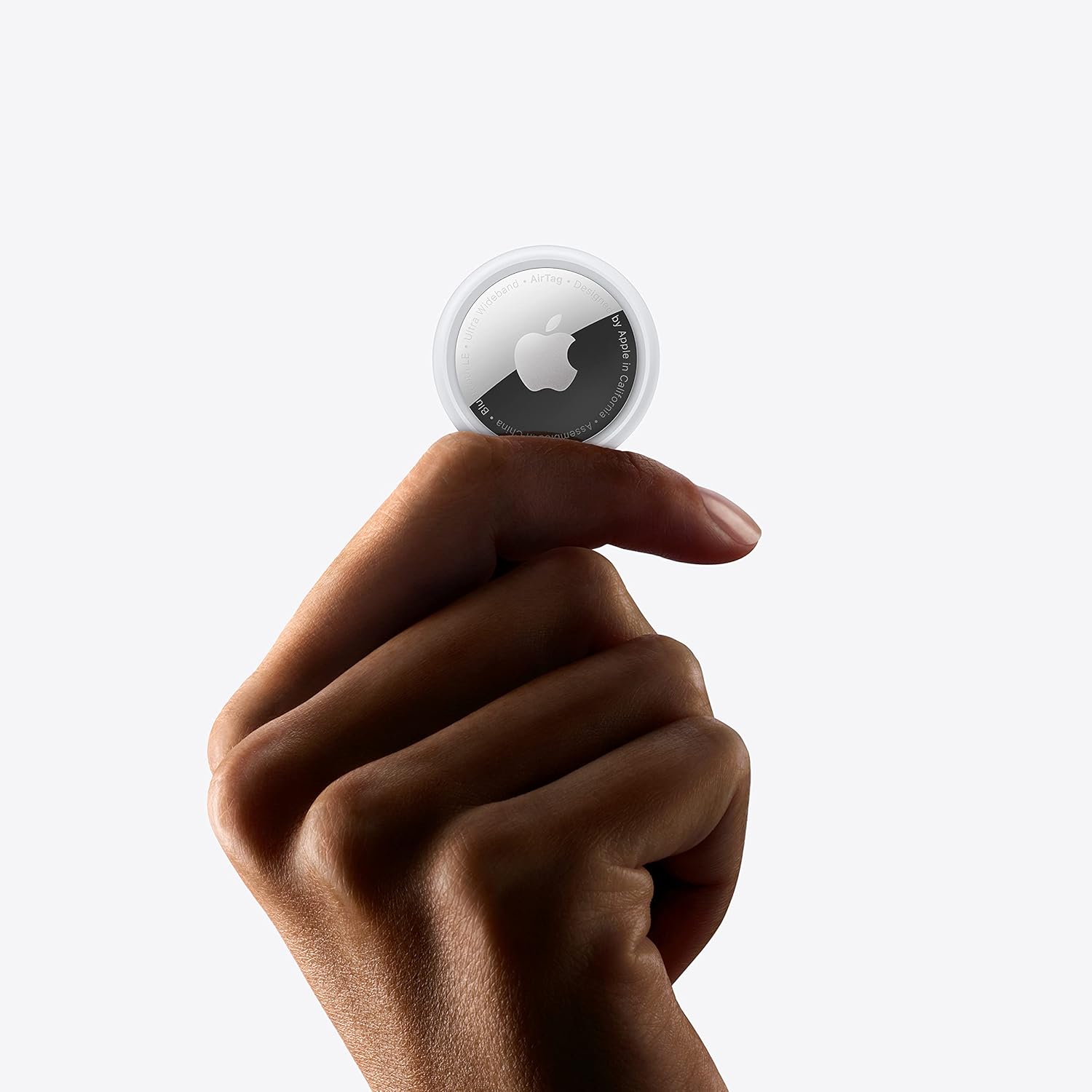 ApTLe AirTag (1st Generation) - 4 Pack. Keep Track of and find Your Keys, Wallet, Luggage, Backpack, and More. SimTLe one-tap Set up with iPhone or iPad, Bluetooth