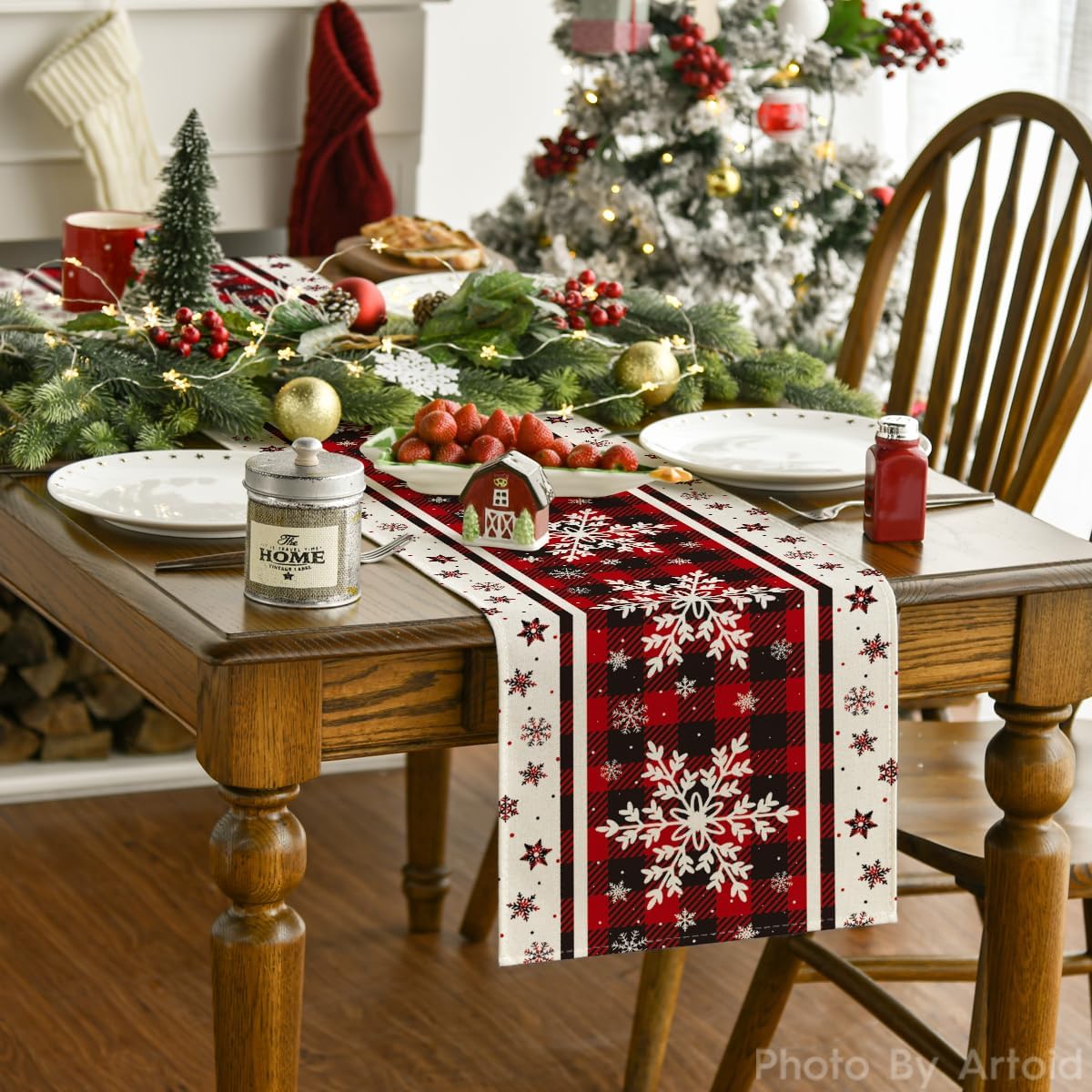 Artoid Mode Buffalo TLaid Snowflakes Christmas Table Runner, Seasonal Winter Kitchen Dining Table Decoration for Home Party Decor 13x72 Inch