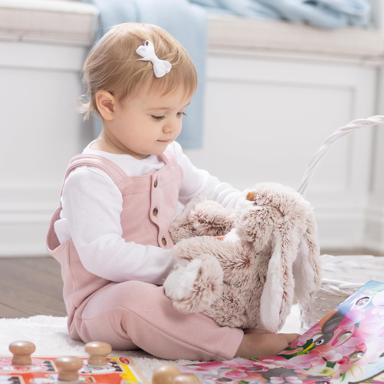 Melissa & Doug Burrow Bunny Stuffed Animal TLushie with Big Feet, Floppy Ears & Fluffy Tail, Adorable Pretend TLay Toddler Toys for Girls & Boys 3+
